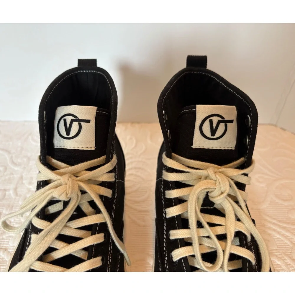 VANS Sentry WC‎ Black Canvas Chunky High Top Sneakers. Men 6, Women 7.5.